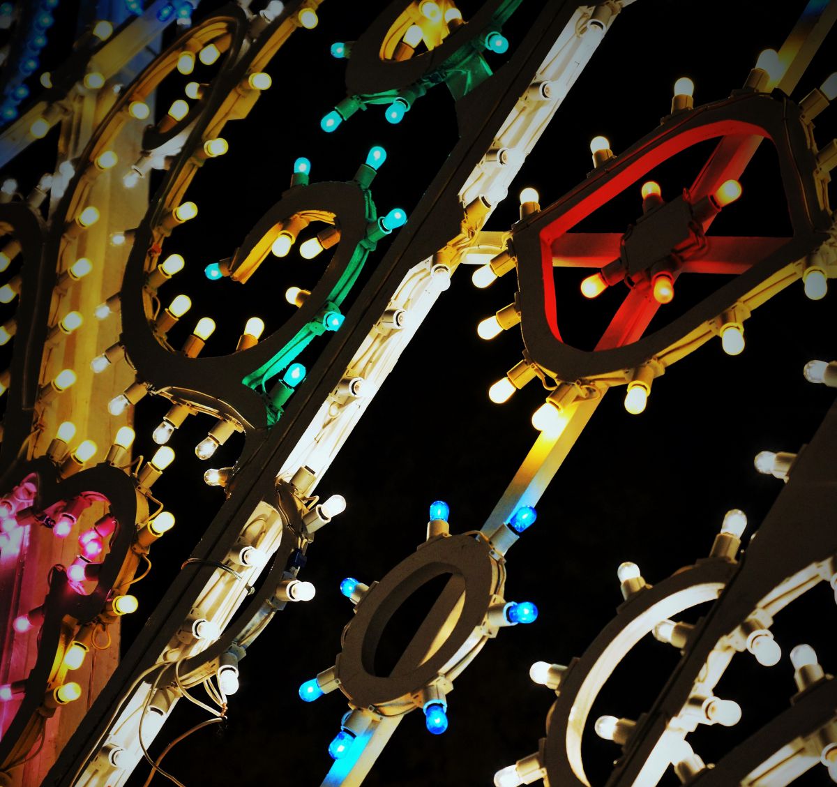 Color Bulb | GANREF