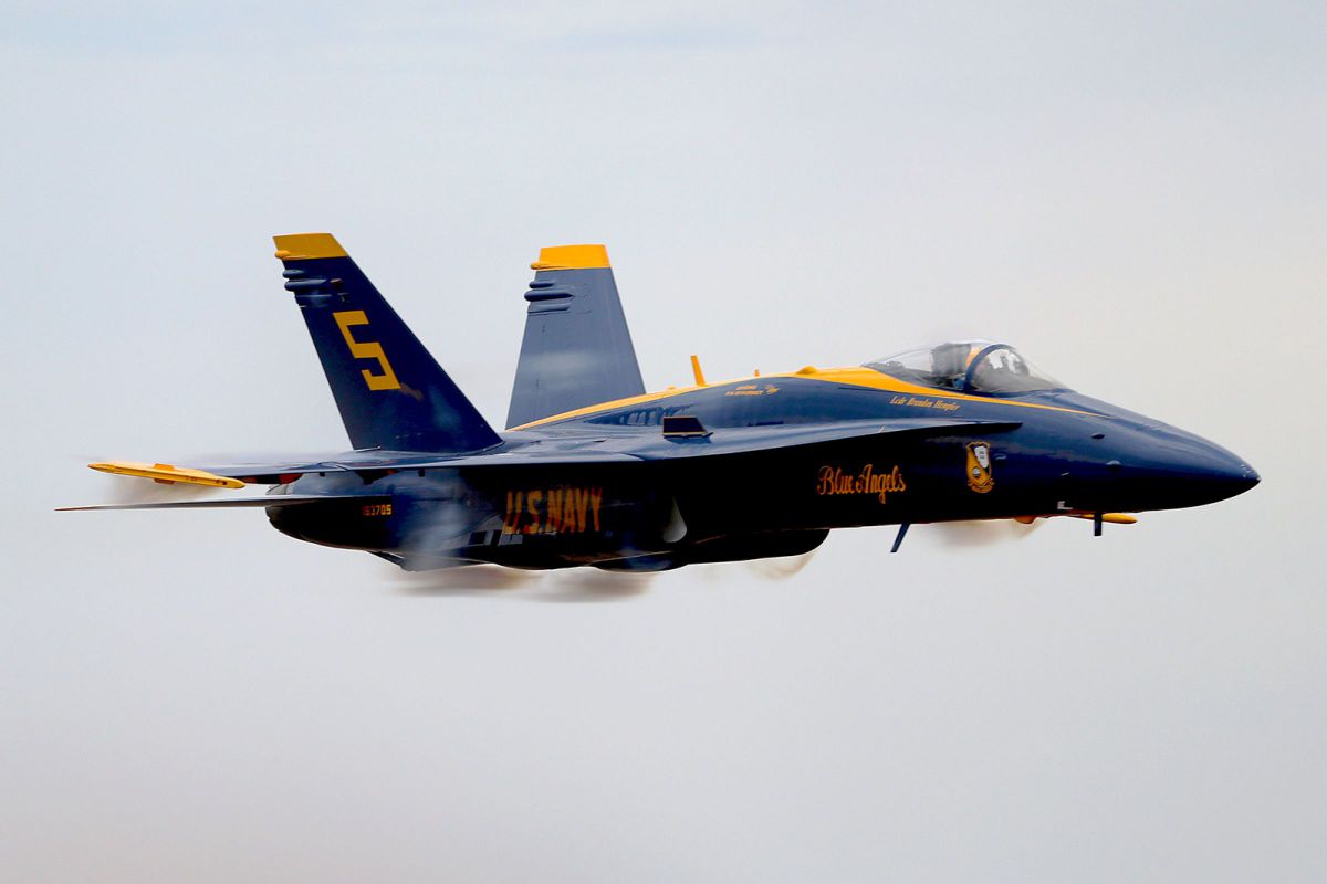 BlueAngels Vertical Rolls | GANREF