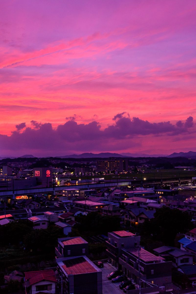 ピンク色に染められた夕空 | GANREF