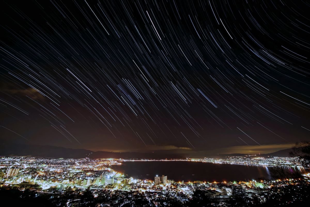 諏訪湖夜景と星空 | GANREF