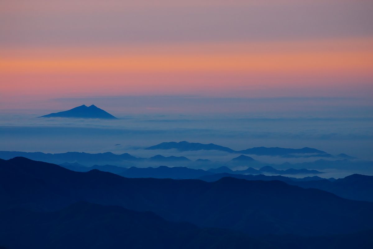 雲海に浮かぶ筑波山 | GANREF