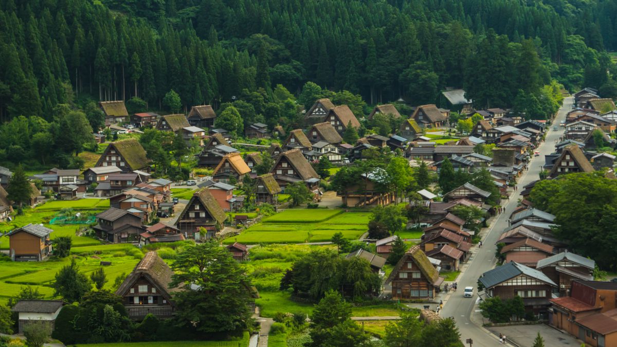 荻町城址展望台より白川郷を望む 街並み 建物 街並み Ganref