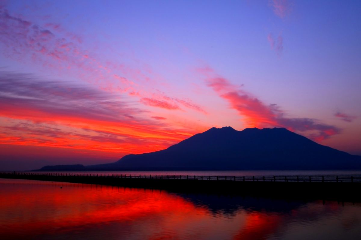 桜島の朝焼け・ひかりと影（16 | GANREF