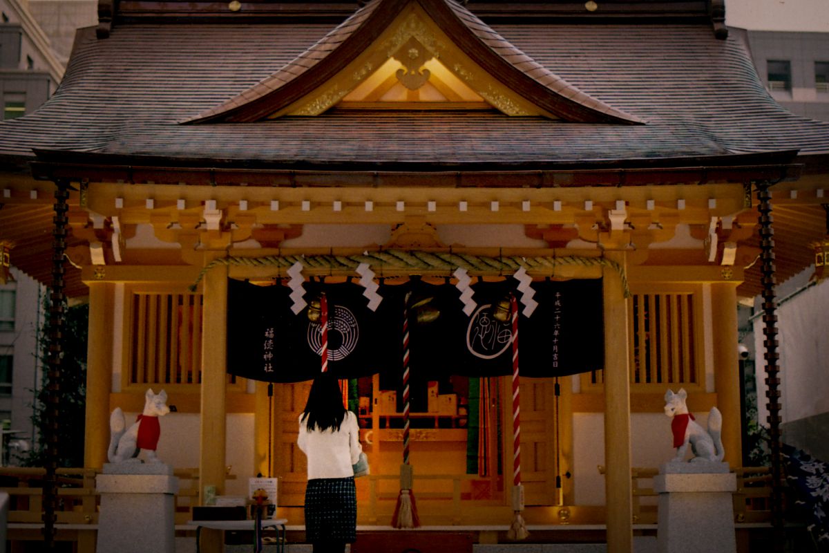 祈る後ろ姿に… | GANREF