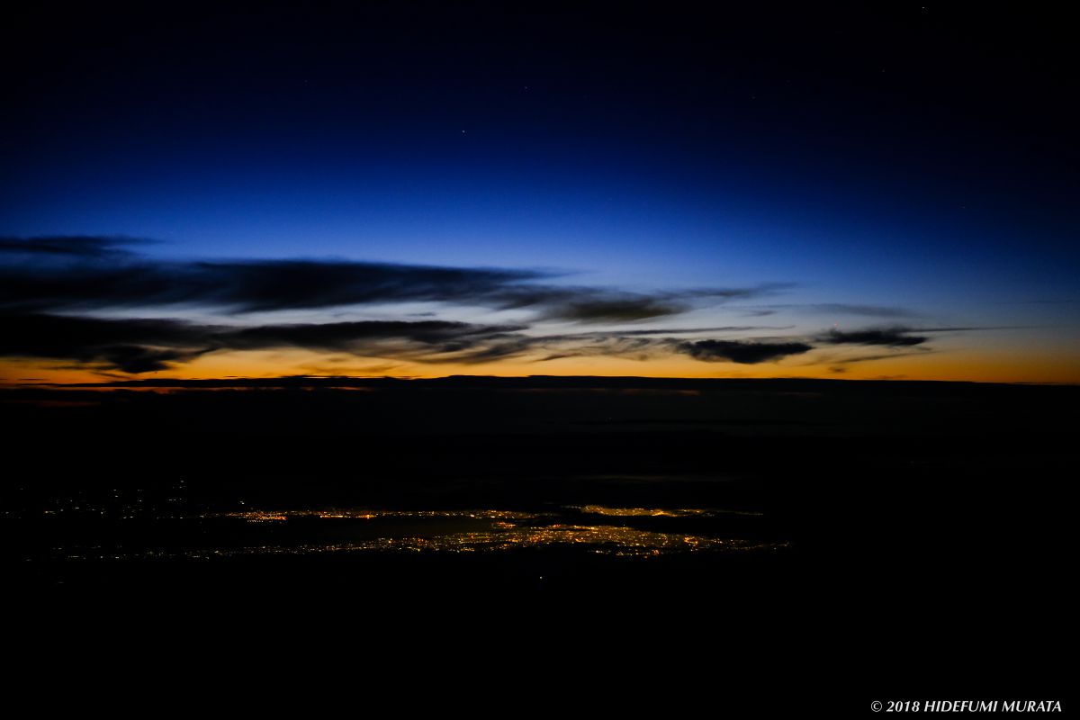 街灯りと夕方から夜へ | GANREF