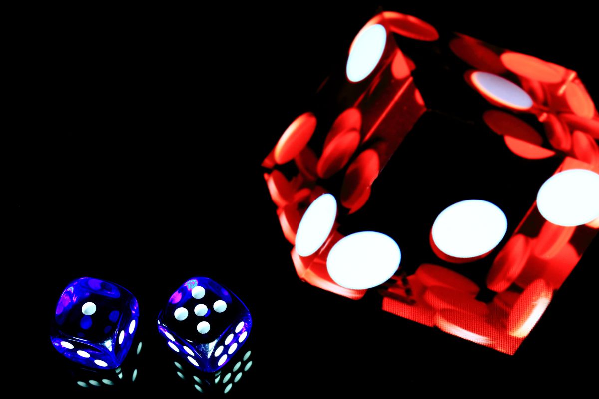 カジノダイスvs安物サイコロ 物 雑貨 雑貨 日用品 Ganref