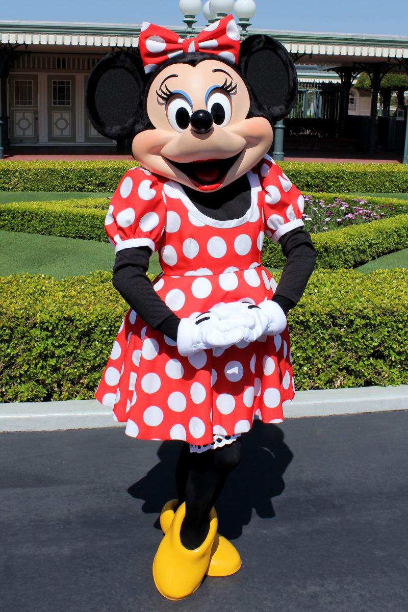 ミニー マウス (Total Black) | リヤドロ公式オンライン【ミニーマウス】