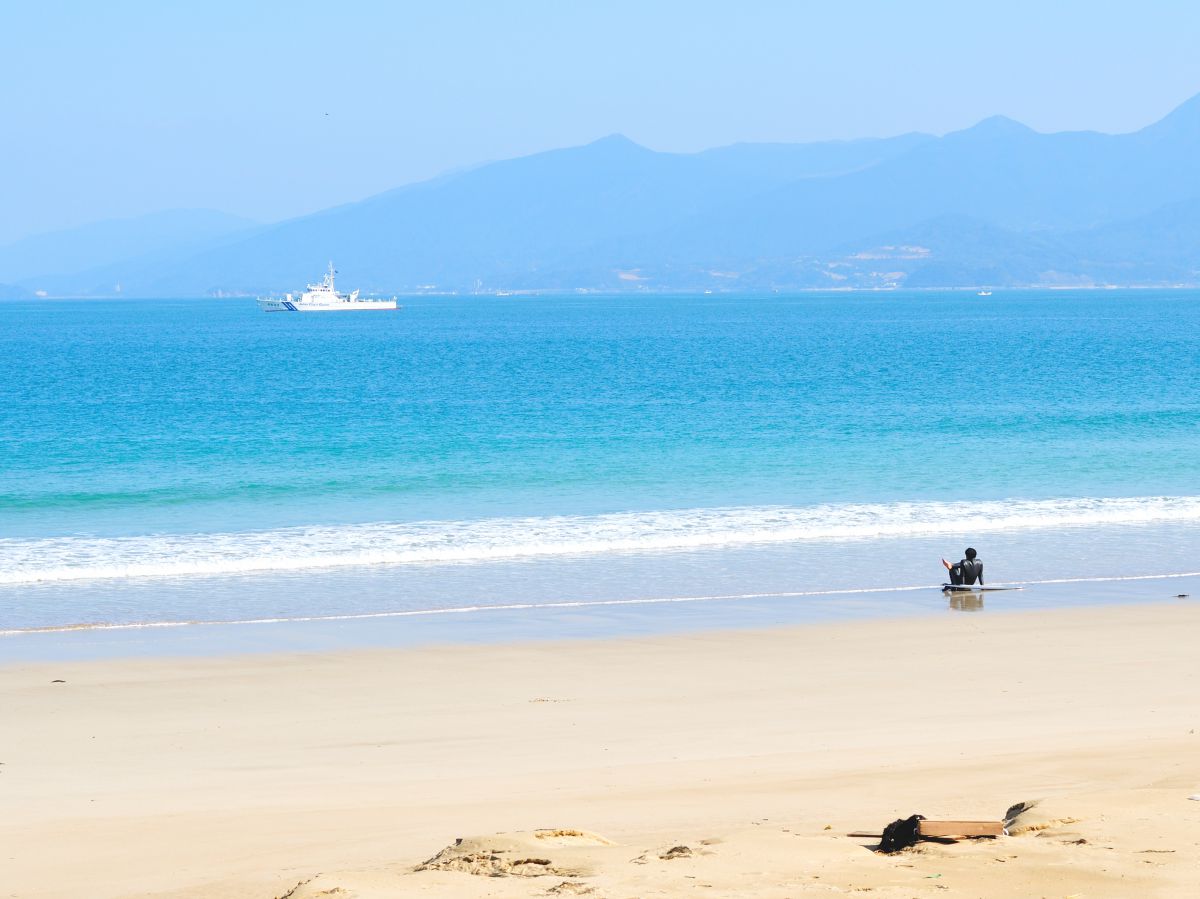 the private beach | GANREF