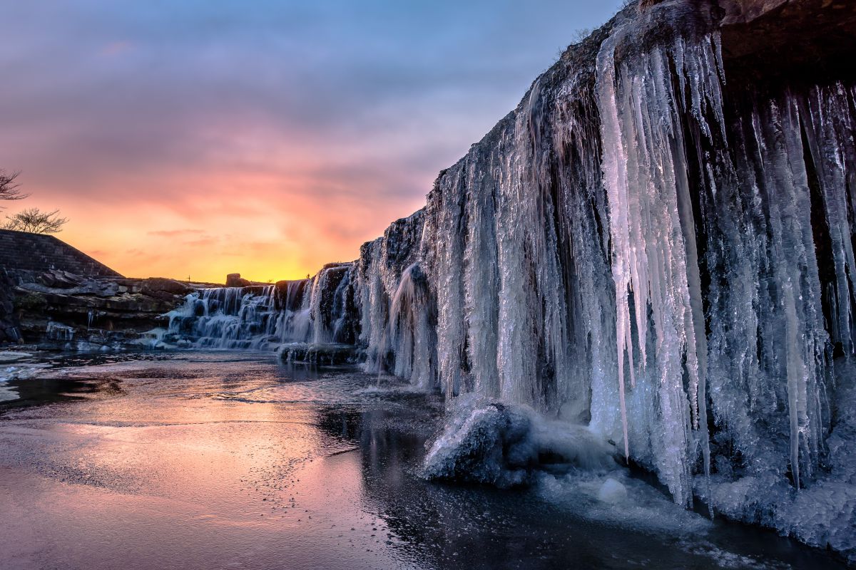 Iced falls at dawn | GANREF