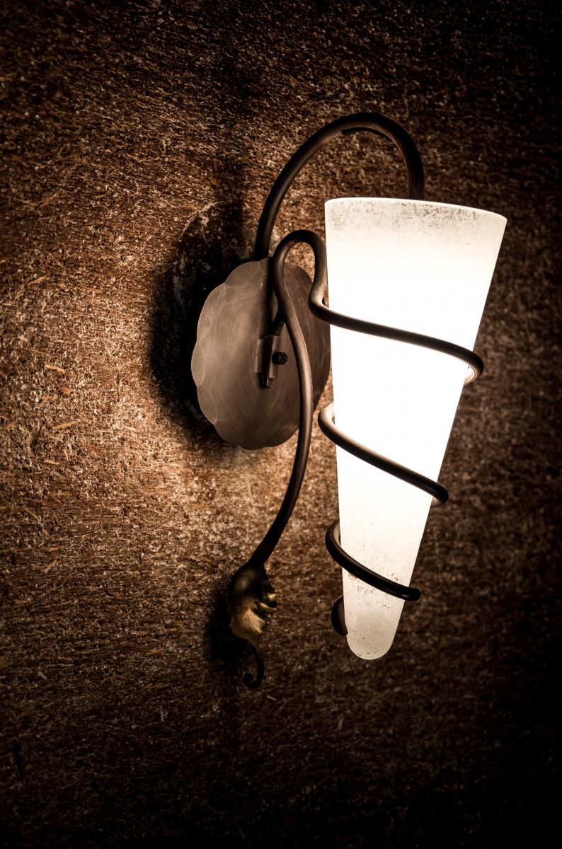 Light | GANREF