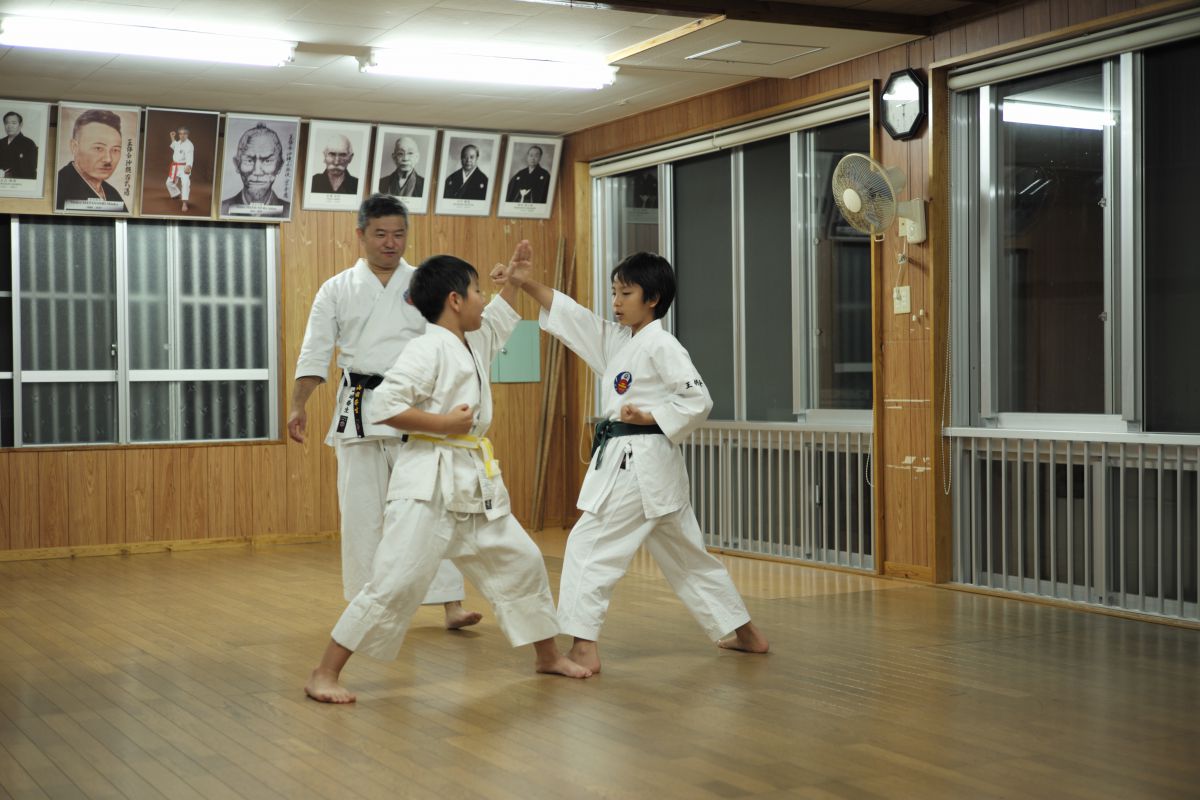 沖縄小林流 【 空手の心と技 】 村上勝美・著 空手 唐手 拳法