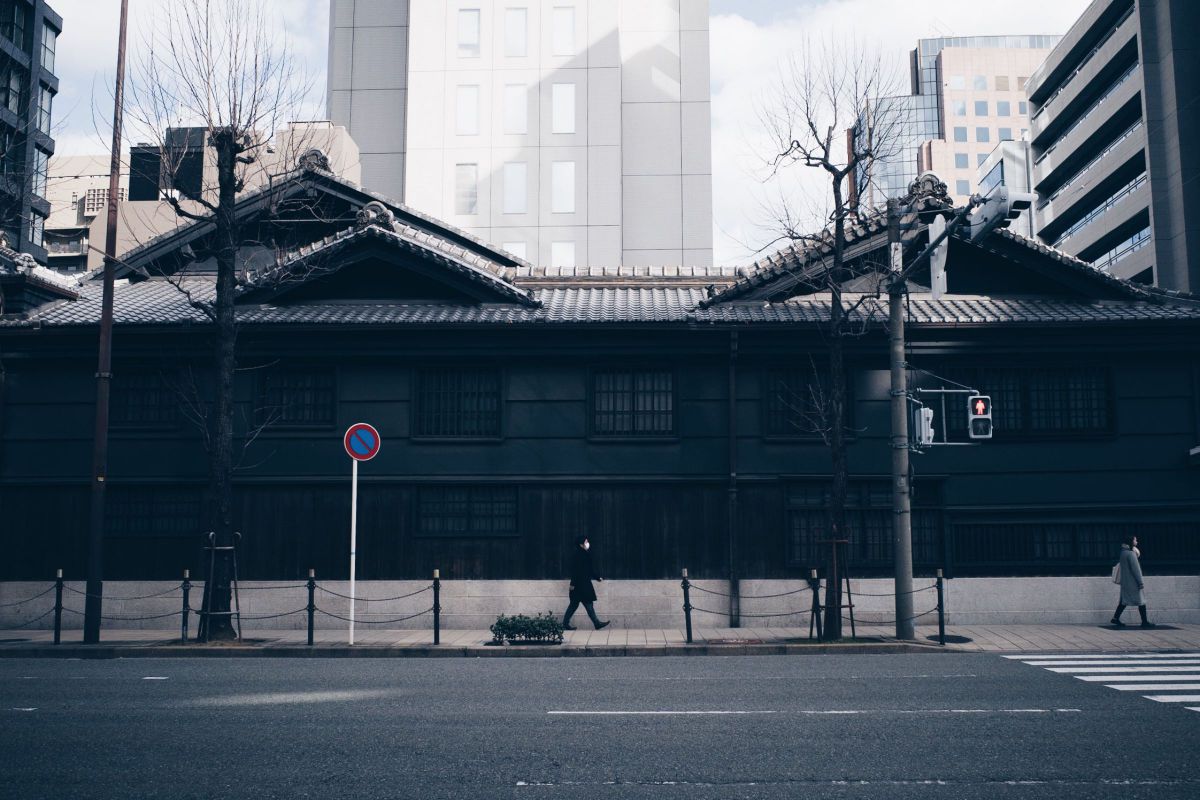 堺筋を歩く GANREF