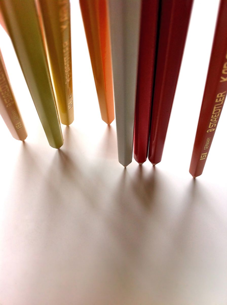 Color | GANREF