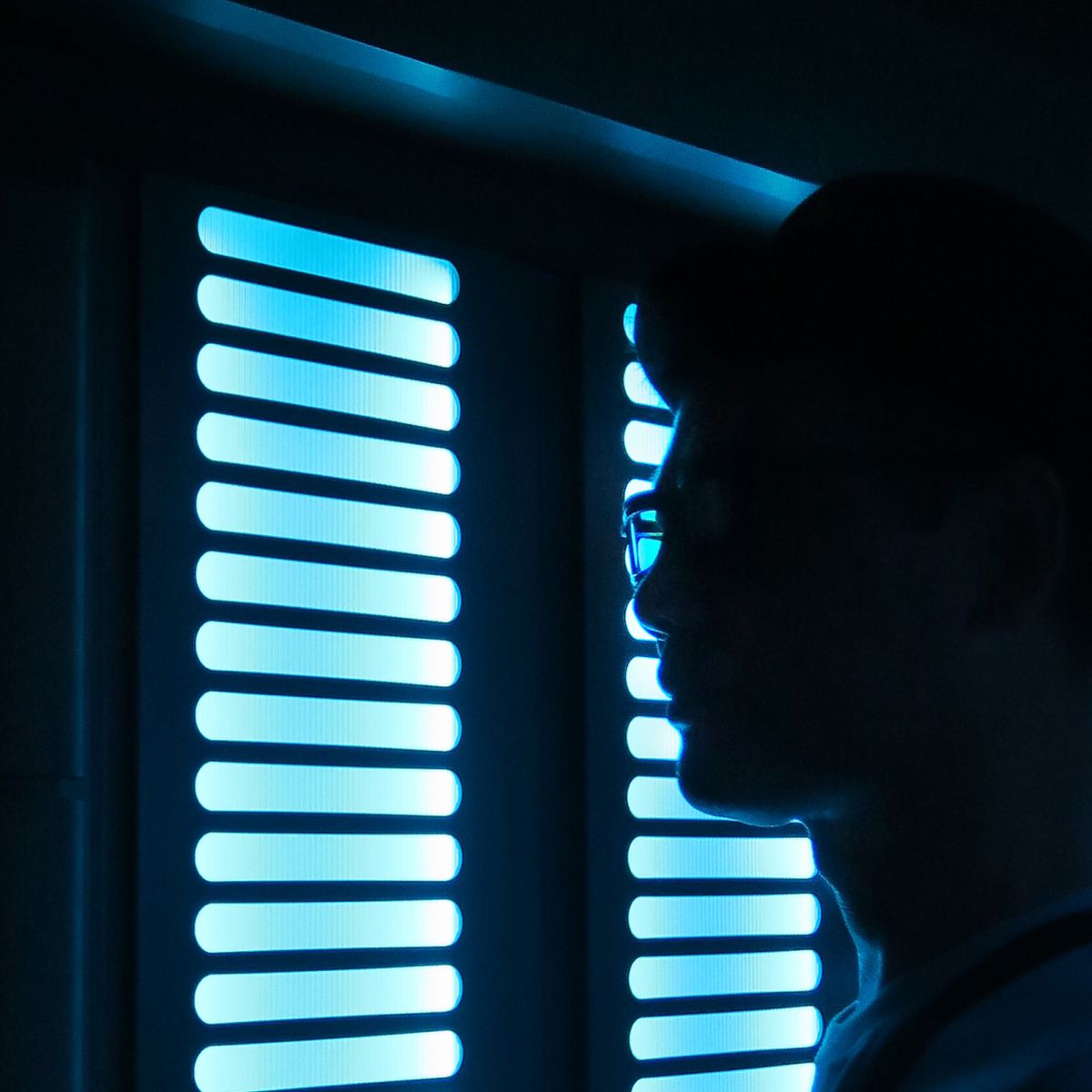 Blue Light | GANREF