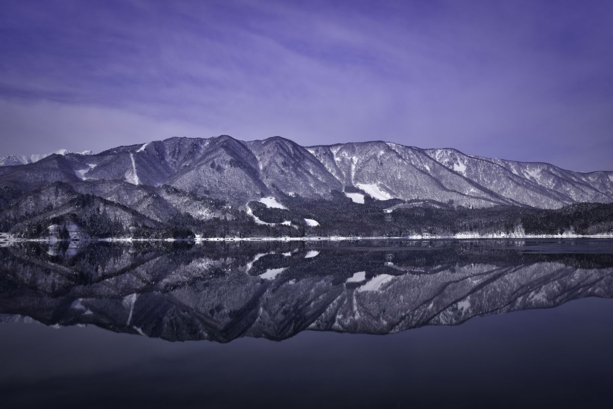 冬の湖 冬の月山湖 | GANREF