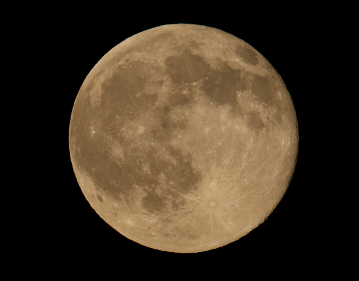 moon | GANREF