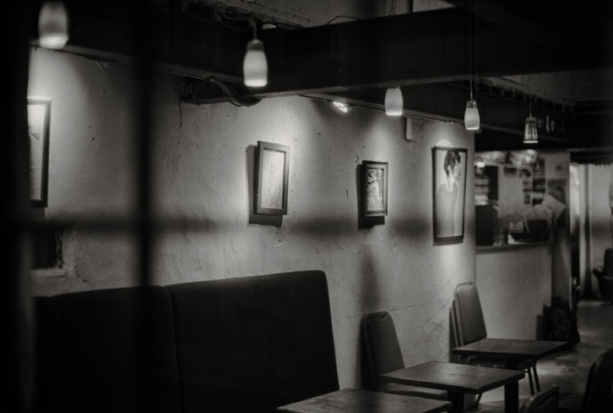 night at a café | GANREF