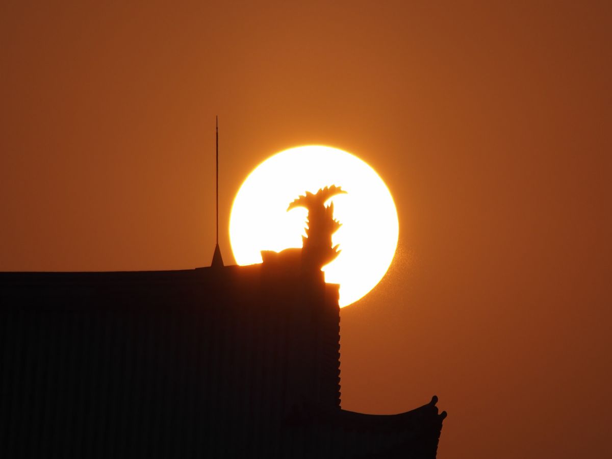 夕日が名古屋城の金鯱に掛かる時、 | GANREF