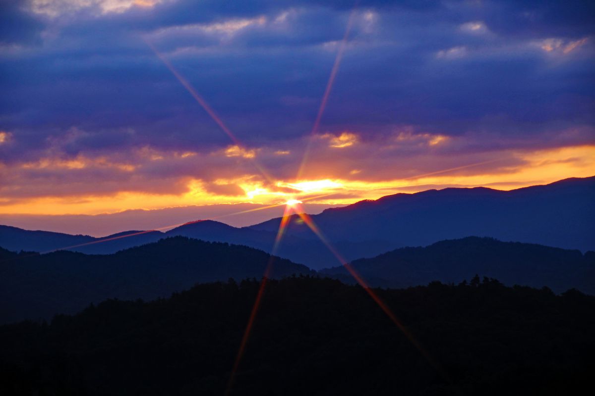 スノークロスの日の出 | GANREF