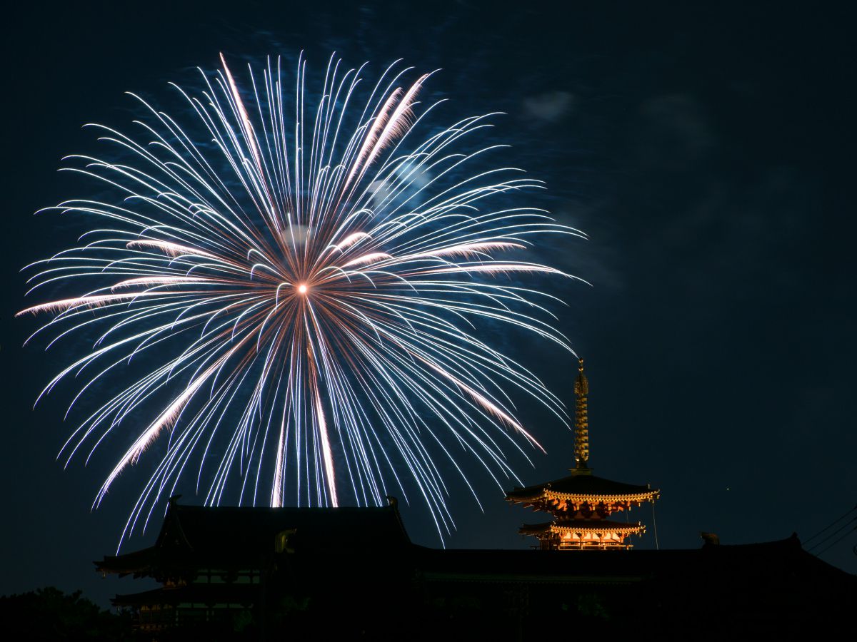 古都の夜空に咲く花 Ganref 古都の夜空に咲く花 Ganref