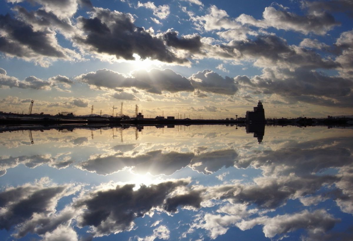 水平線の向こうに見える街 | GANREF