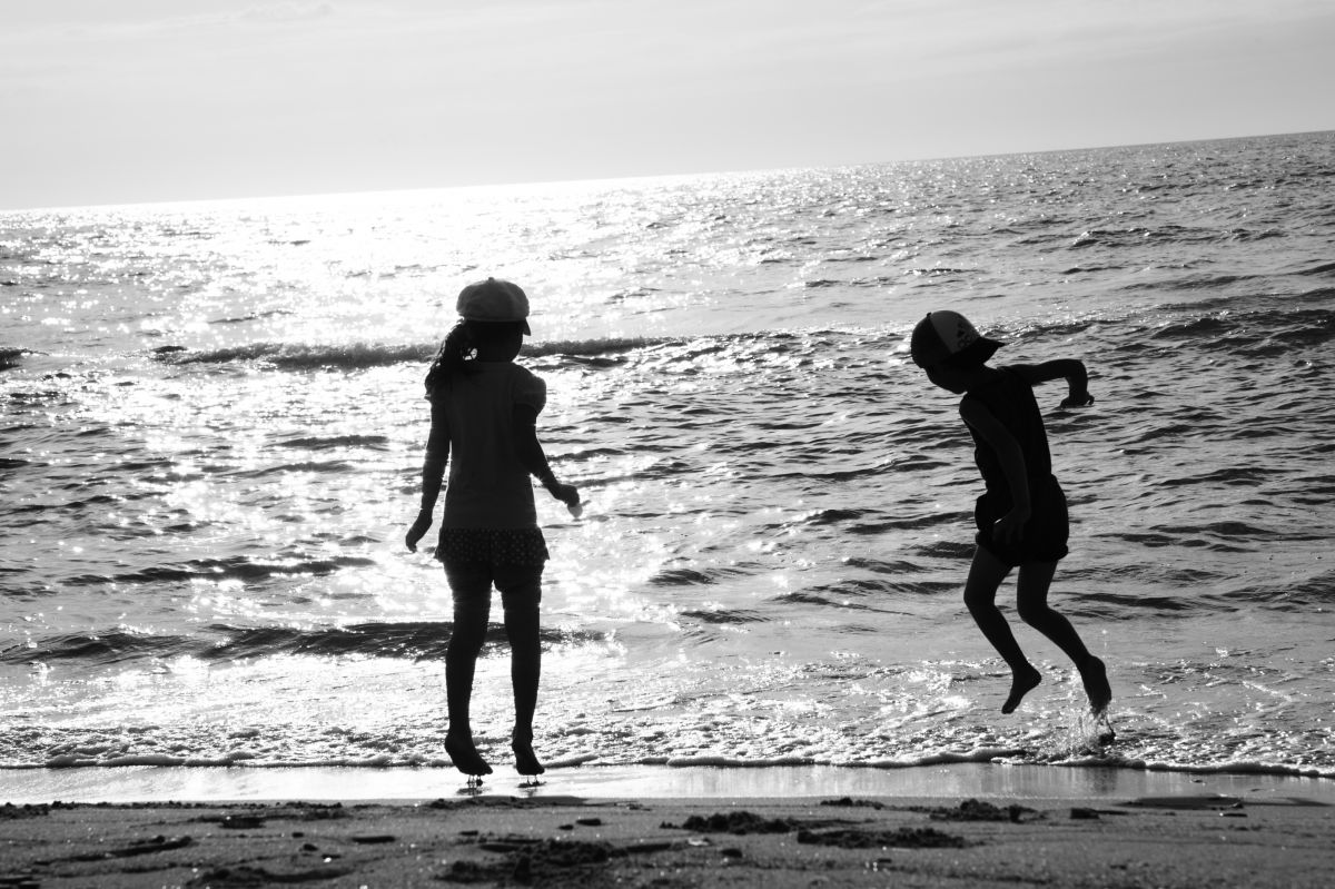 光の中で弾ける GANREF