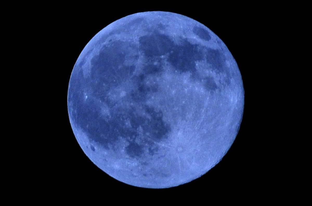 Blue Moon | GANREF