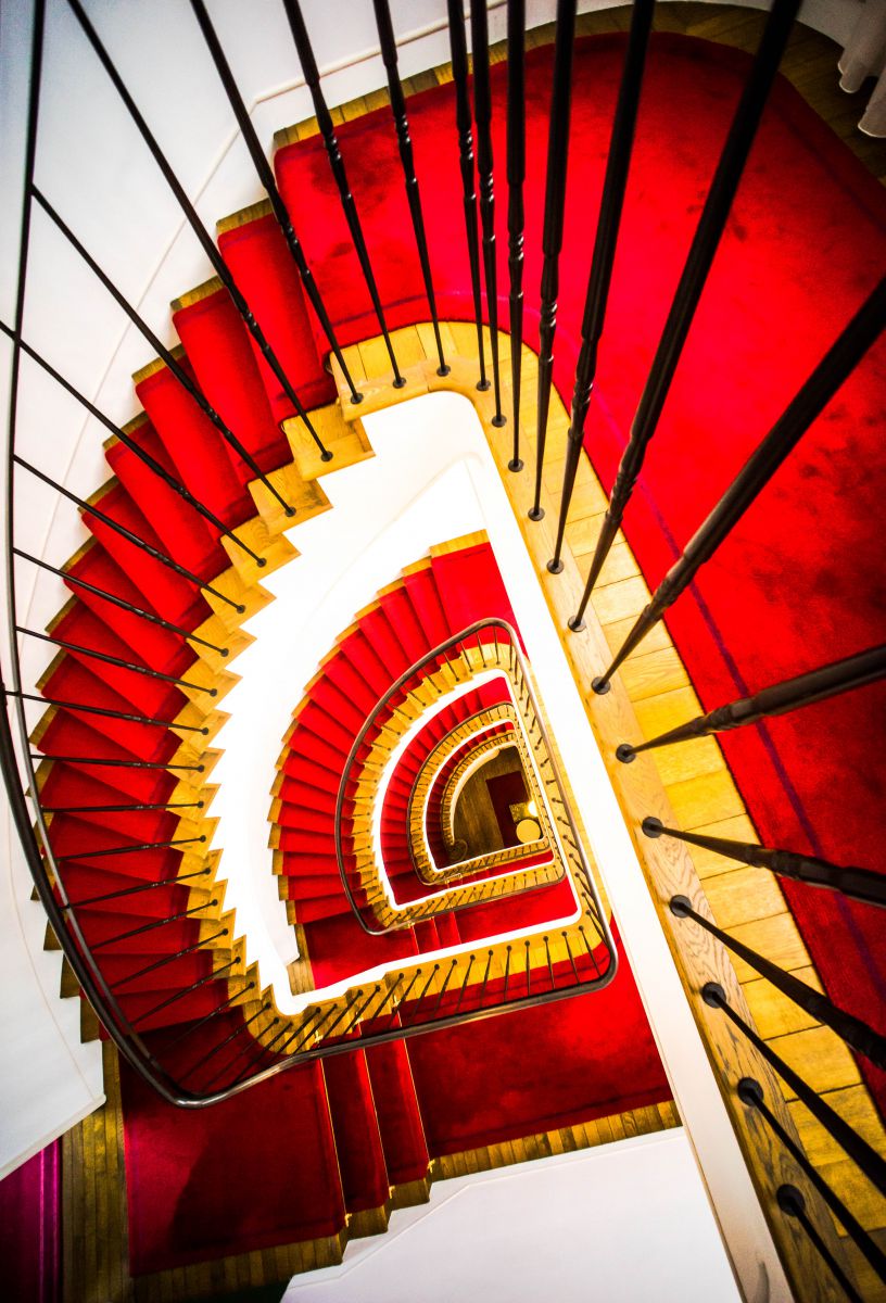 Spiral Red Carpet | GANREF