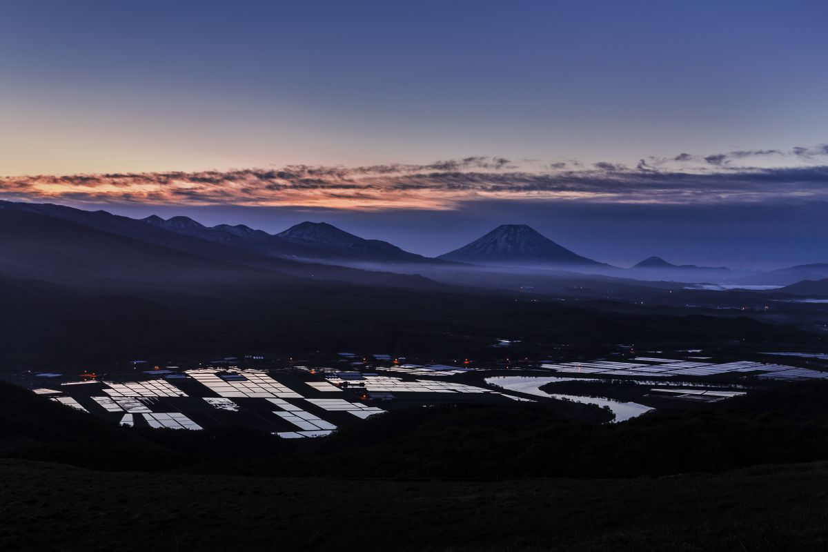 dawn breaks | GANREF