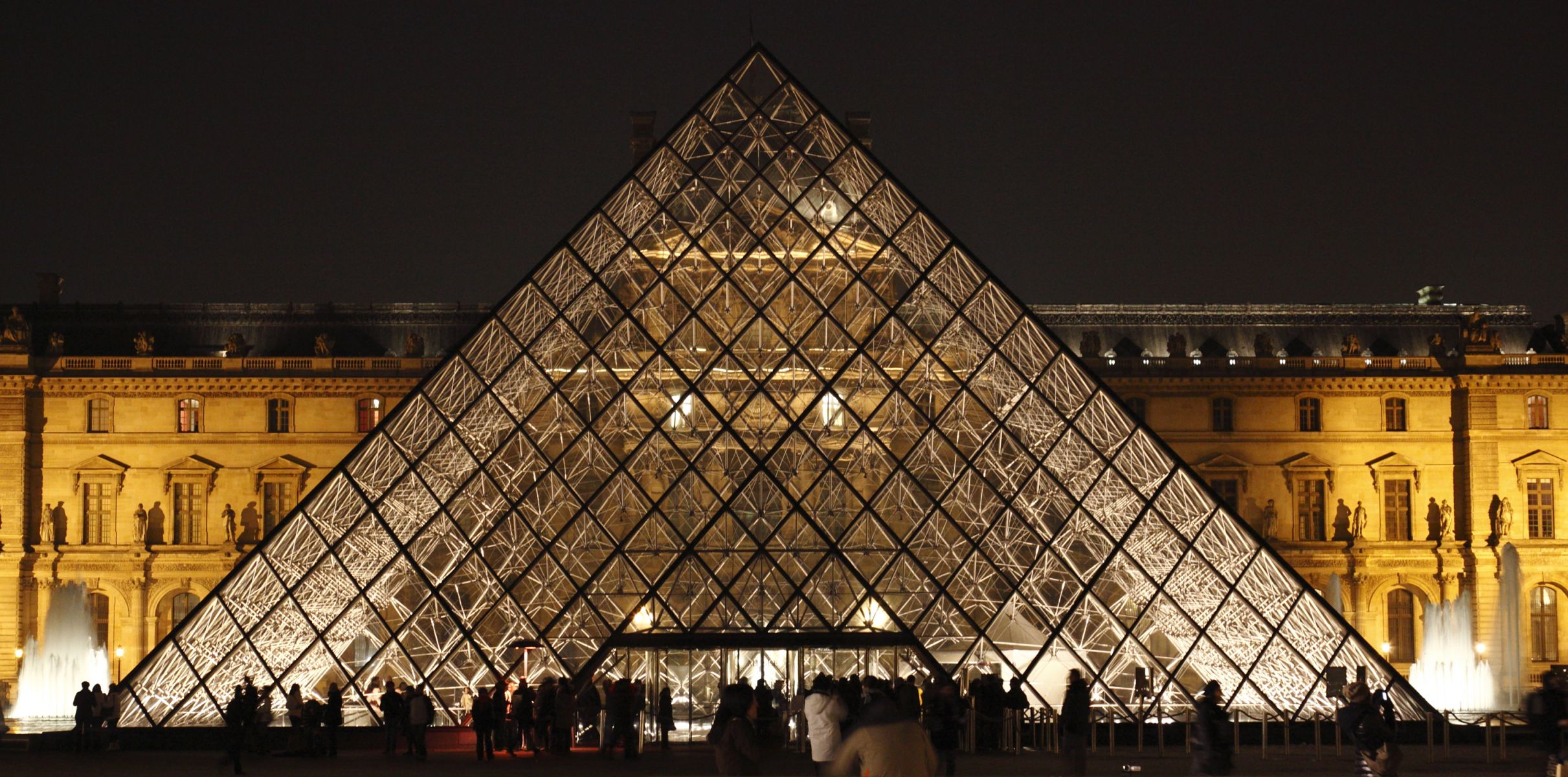 ザ・ルーヴル GANREF