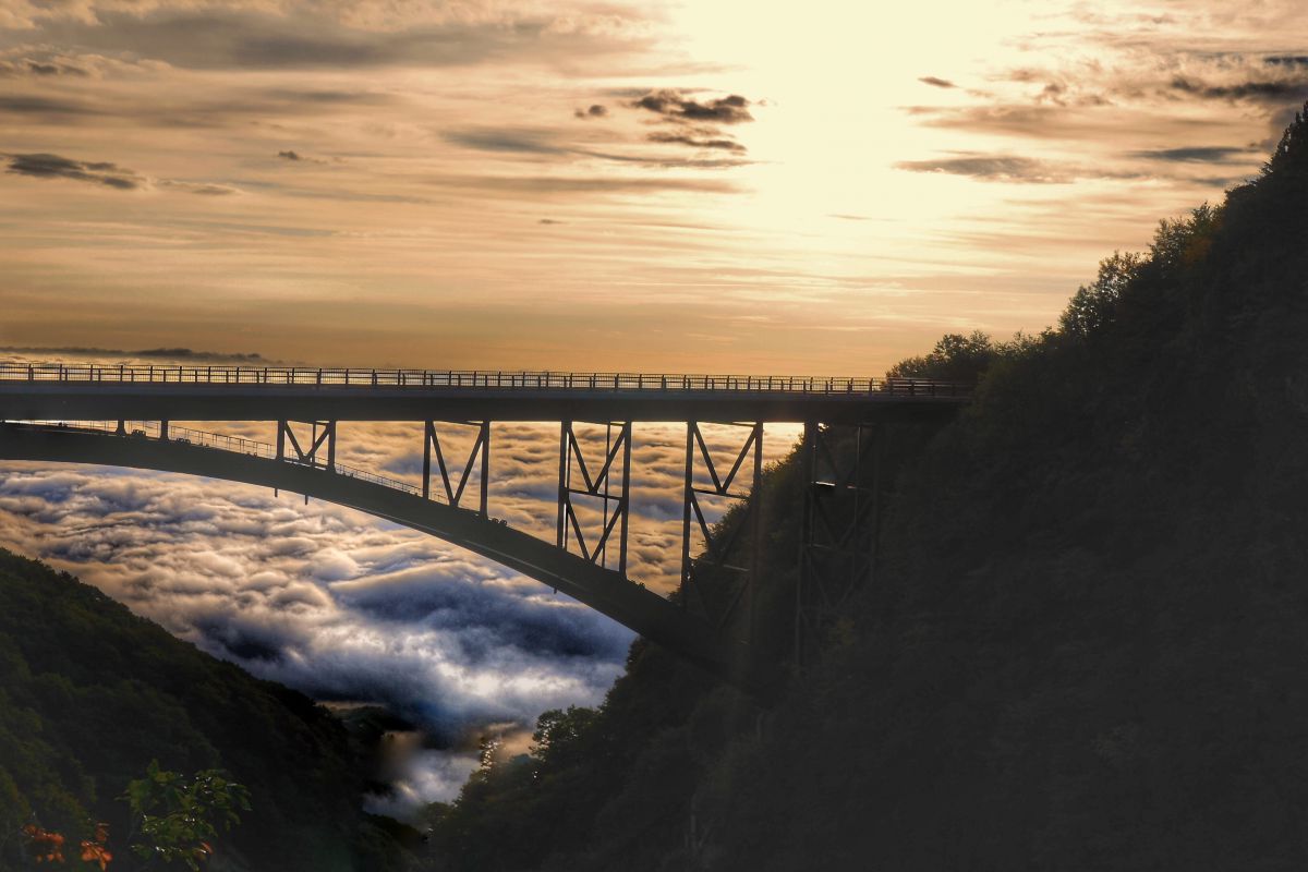 雲海と不動沢橋 GANREF