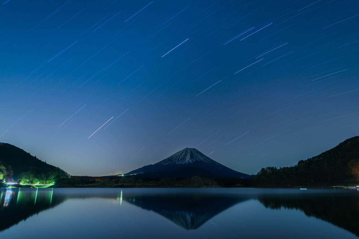 夜の逆さ富士 | GANREF
