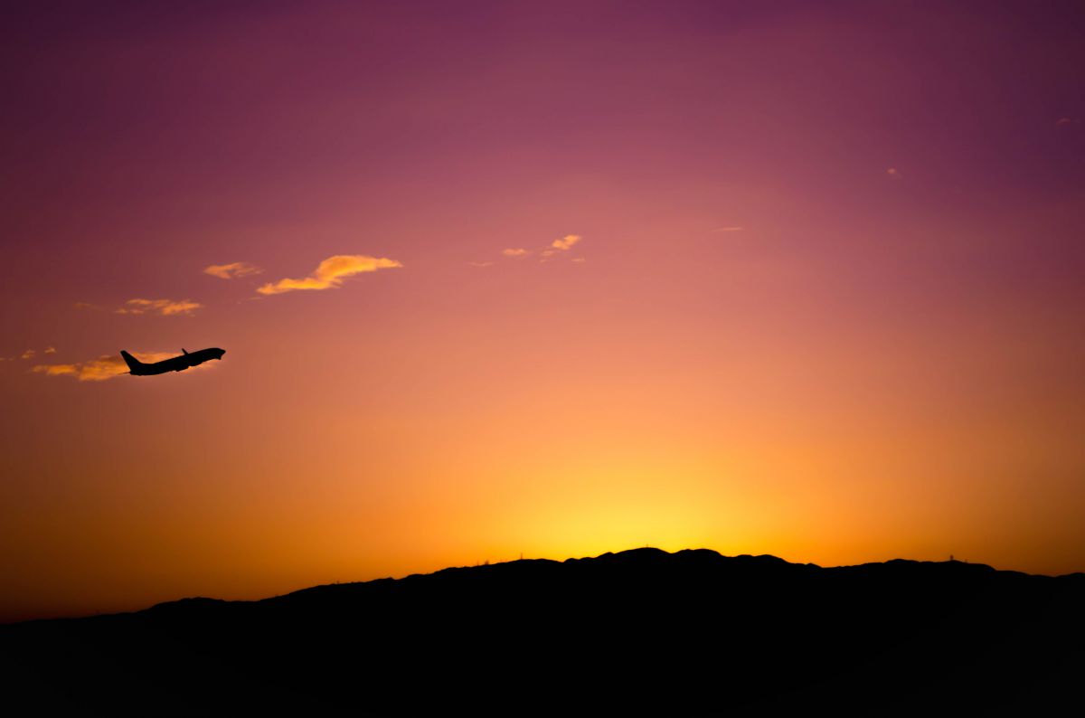 夕焼け飛行機 | GANREF