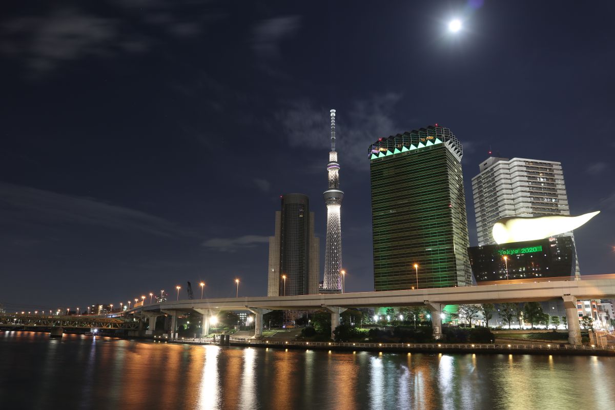 Moon Light Shadow | GANREF