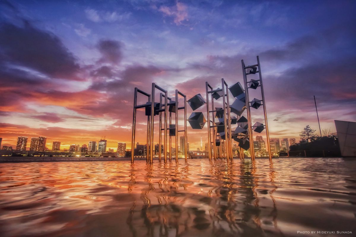 Reflection of sunset color | GANREF