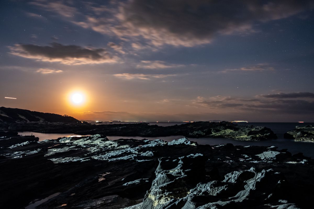 moon night of Uraga strait | GANREF