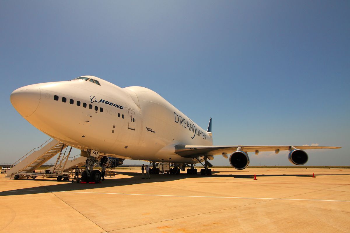 DREAM LIFTER | GANREF
