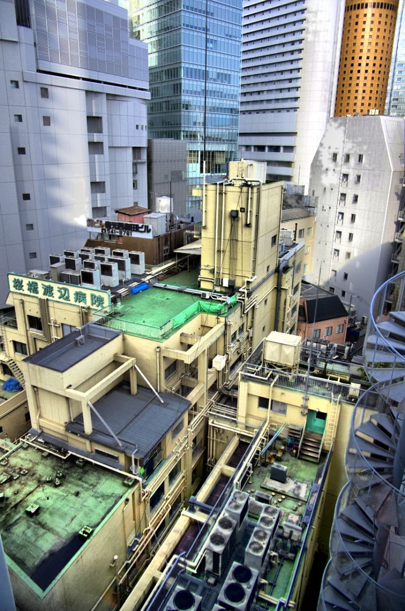 ビルの狭間 GANREF