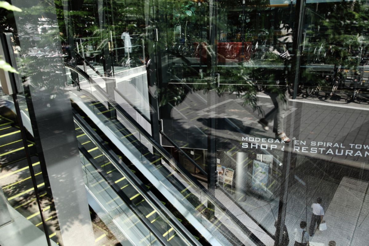 city reflection | GANREF