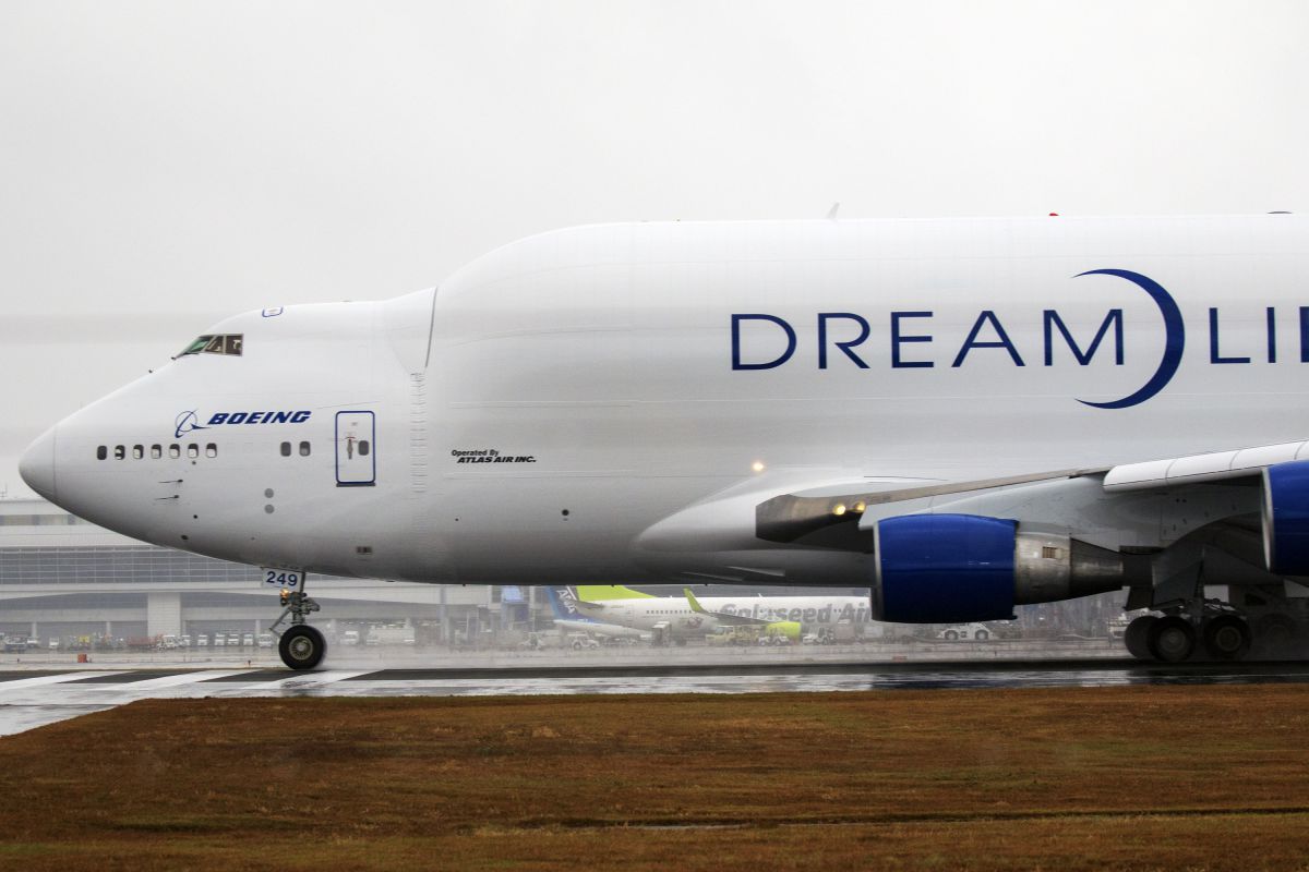 DREAM LIFTER | GANREF