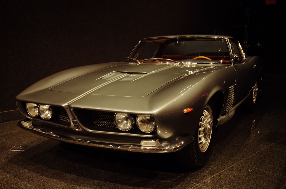 イソ　グリフォ　　ポリトーイズ 1973年Iso Grifo GLシリーズIIクーペ | Uncrate