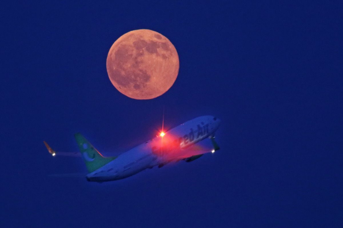 Full Moon Flight Solaseed Air | GANREF