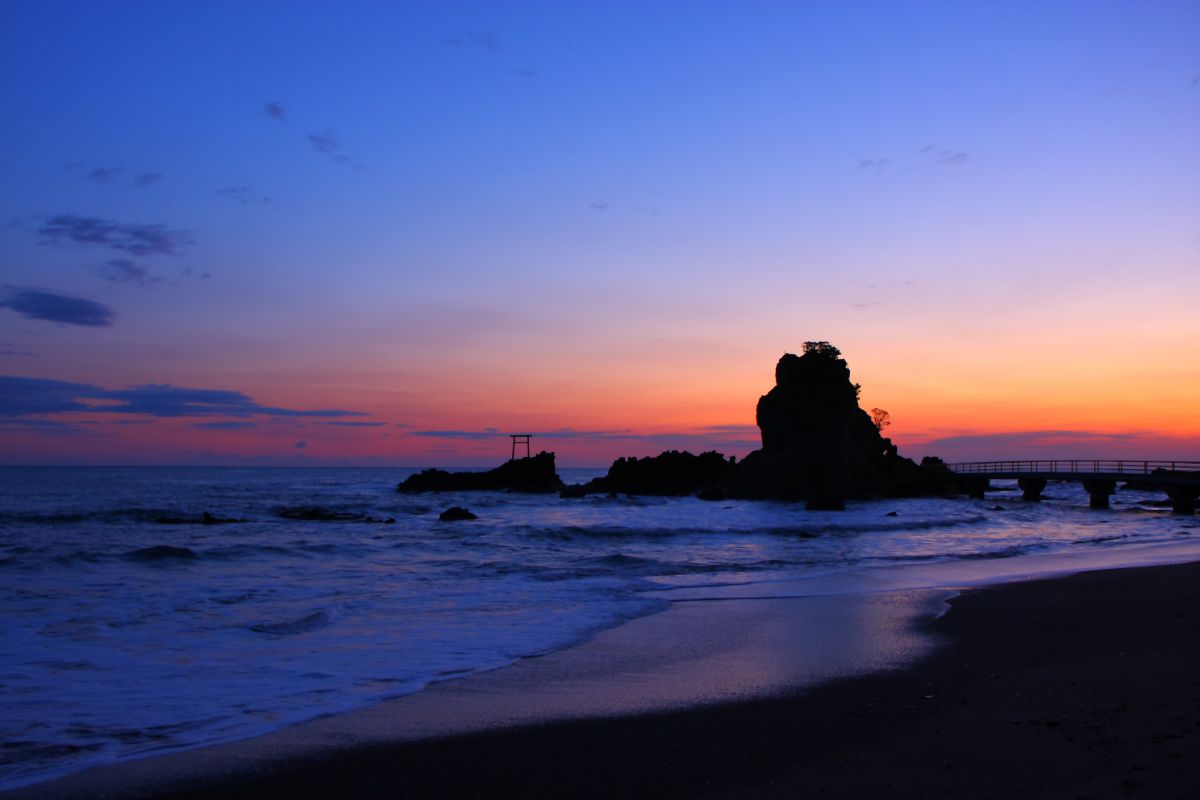 波立海岸の夜明け前 | GANREF