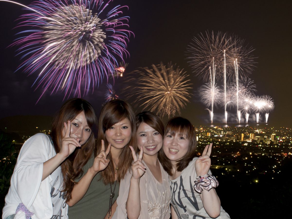 花火写真 2枚セット 25 花火と娘たち | GANREF