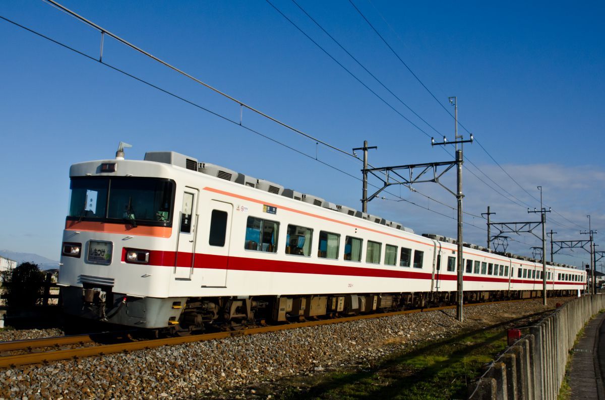 東武鉄道 350系 しもつけ | GANREF