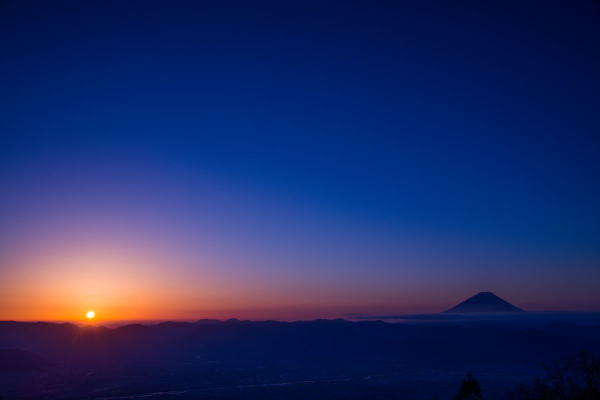 日が昇る | GANREF