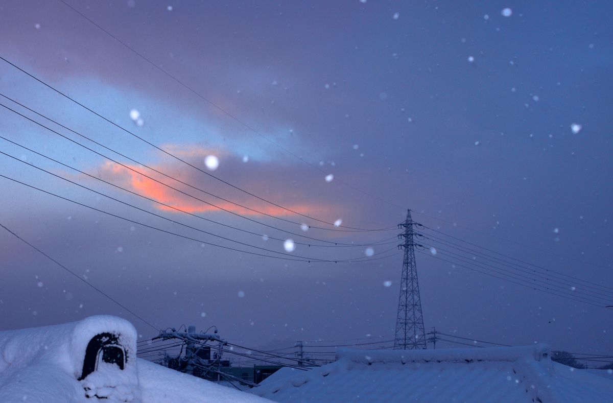 雪に朝焼け | GANREF