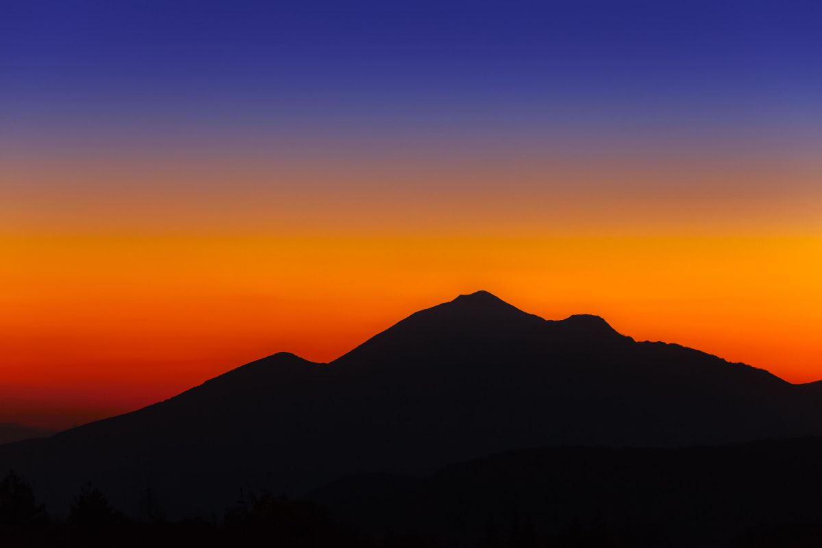 Amazon.co.jp: 絵画 朝の陽光を浴びる富士山 アートパネル ポスター 美しい日本の風景写真 インテリア 絵画 モダン 風景画 装飾画 玄関  壁掛け キャンバス 飾り絵 シリーズ アートボード 部屋飾り 壁飾り 壁の絵 ソファの背景絵画 アルミフレーム完成品 40x60cm : 