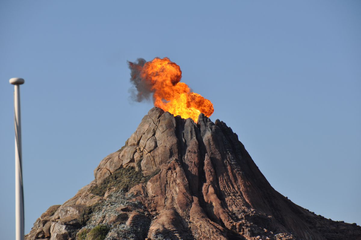 プロメテウス火山 | GANREF