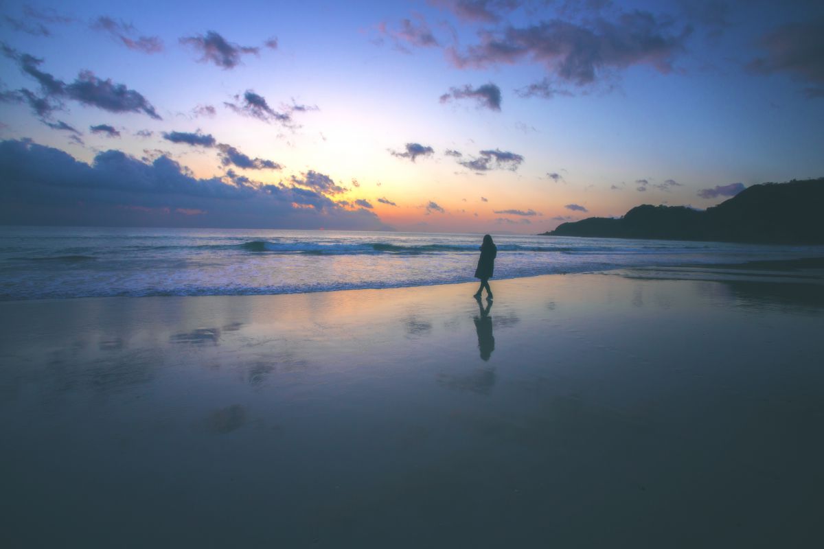 夜明けの浜辺 夜明けの海辺 | GANREF